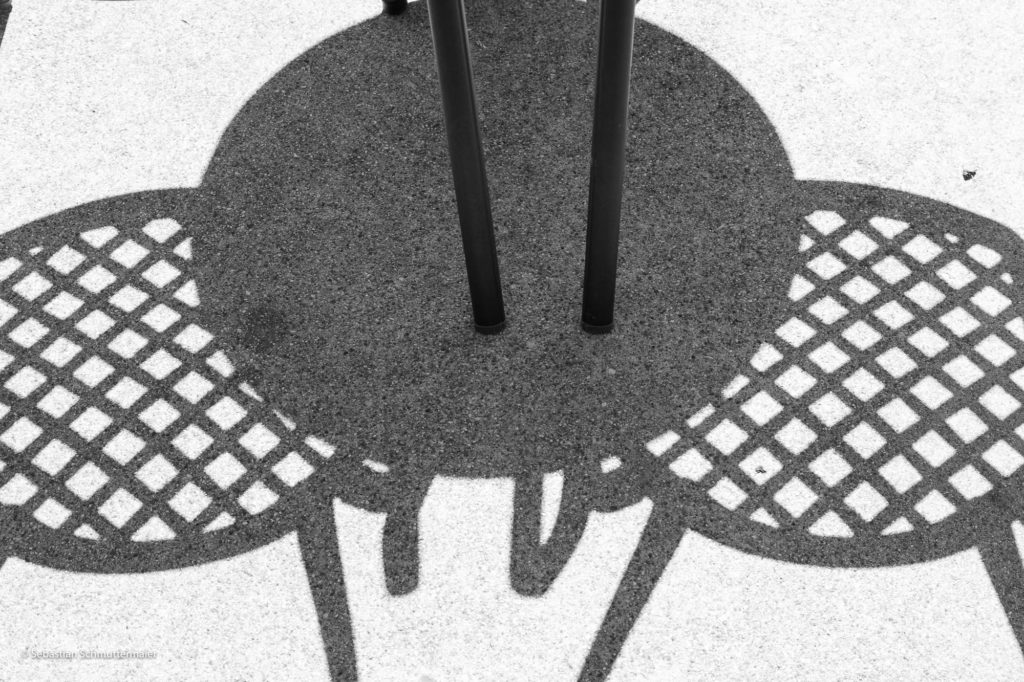 Grado, Schatten der Stühle